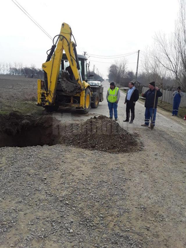 Primarul Tomiță Onisii a spus că pentru început se lucrează pe drumul Liteni-Siliștea, la poduri