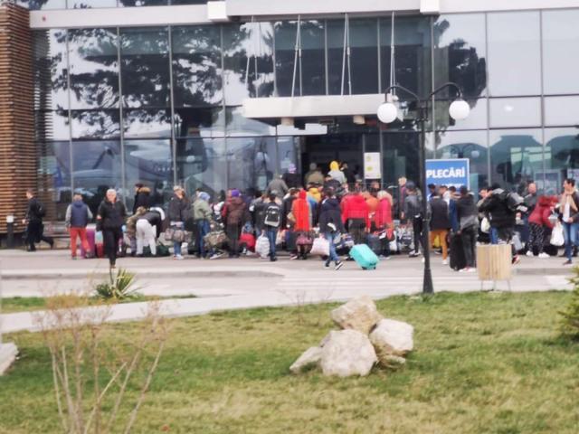 Un zbor charter plin cu muncitori sezonieri în Germania a decolat de la Suceava
