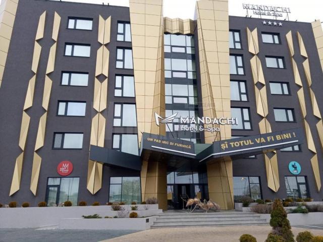 Hotelul Mandachi din Suceava, gratuit la dispoziția cadrelor medicale, care nu vor să meargă acasă de teamă să nu-și infecteze familiile