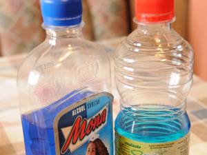 Cererea crescută de dezinfectanți a triplat prețul alcoolului sanitar