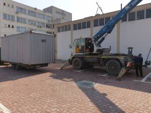 Containerele vor fi montate lângă Unitatea de Primiri Urgențe