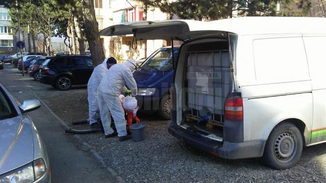 2.000 de distribuitoare de dezinfectant au fost cumpărate de Primăria Suceava pentru a fi montate la toate scările de bloc din municipiu, unde se face dezinfecție totală