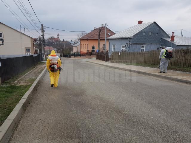 Purtarea măștii de protecție a devenit obligatorie în Siret