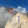 Un incendiu a distrus acoperișul unei case din Ipotești