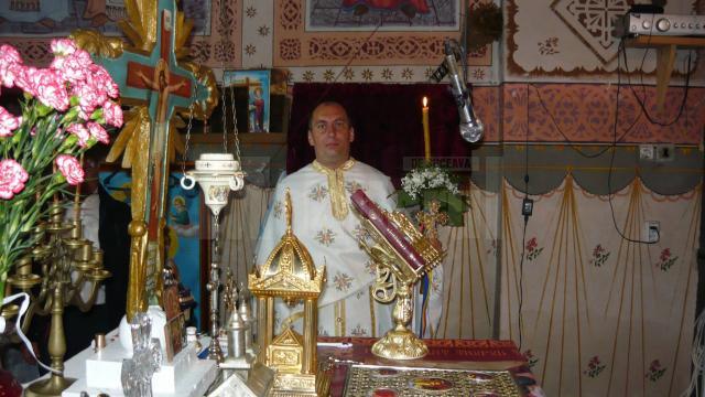 Preotul Dan Leonte Șalvari, parohul Bisericii Ortodoxe „Sf. Nicolae” Știrbăț