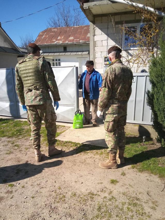 Gest de generoziate, la Bosanci Foto Andrei Vicol, Vasile Semeniuc