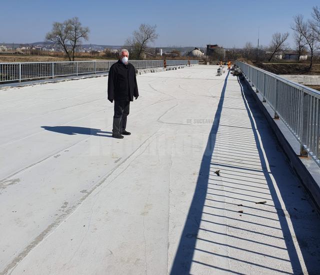 Lucrările la noul pod peste râul Suceava au fost finalizate
