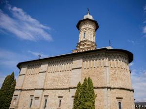 Nouă măicuțe de la Mănăstirea Dragomirna au fost diagnosticate cu COVID-19. Foto: Silviu Cluci