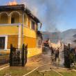 Incendiu foarte puternic, la două case, în Stulpicani Sursa foto Iulian Popa