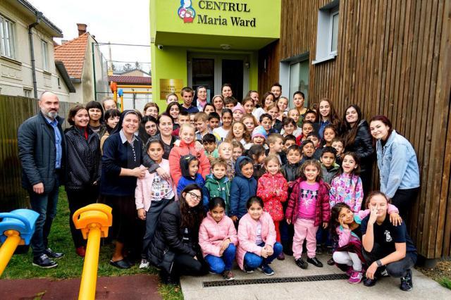 Fonduri de 21.000 de euro şi aproape 5 tone de alimente din donații pentru Centrul „Maria Ward” Rădăuți