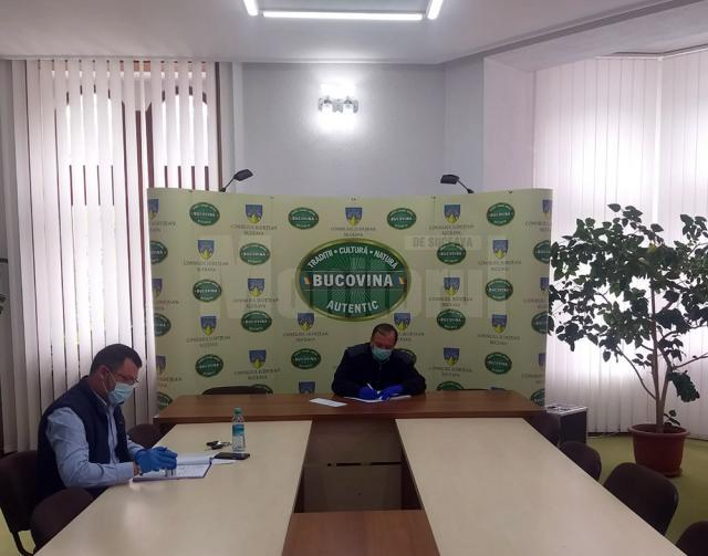 Gheorghe Flutur a semnat contractul pentru începerea lucrărilor de modernizare a drumului Suceava – Liteni - Dolhasca