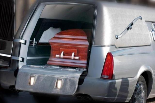 Sicriul cu trupul neînsuflețit va ajunge acasă vineri, când va avea loc și înmormântarea. Foto: povestedeblogger.wordpress.com