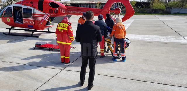 O gravidă cu gemeni a fost transportată cu elicopterul de la Rădăuți la Maternitatea ”Cuza Vodă” Iași