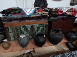 Colecție etnografică impresionantă, la Clubul Copiilor Fălticeni