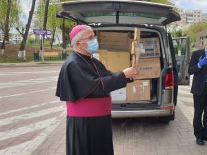 Donațiile făcute de Papa Francisc au ajuns luni la Spitalul Județean Suceava