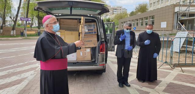 „Crucea Sfântului Francisc”, oferită de Papa Francisc Spitalului Suceava, transmisă noului manager, dr. Buzdugan