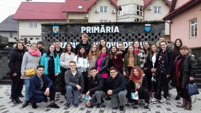 Oaspeți din Bulgaria și Cehia, la liceul din Vicovu de Sus, în cadrul unui proiect Erasmus +