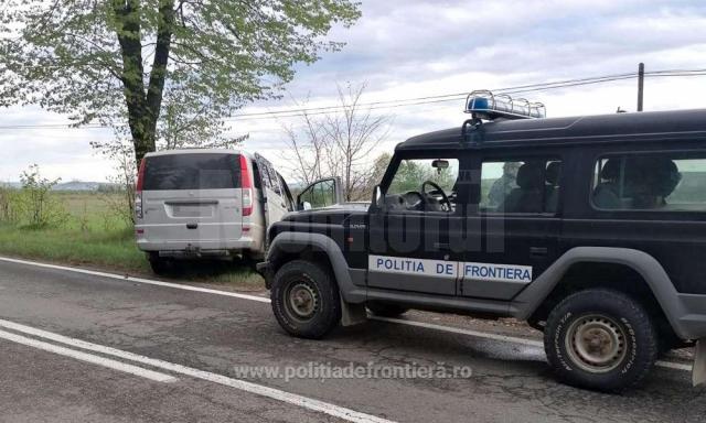 Ţigări de contrabandă care au fost transportate cu drona