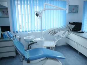 Lista actualizată a cabinetelor stomatologice din județ care tratează urgențele, în această perioadă