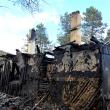 Incendiul a distrus cabana construita din barne de lemn