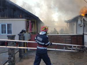 Incendiu la două case din cartierul Ițcani