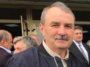 Un bărbat din Broșteni și-a omorât soția cu un cuțit, după care s-a predat polițiștilor