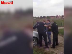 Un italian înarmat cu un pistol cu bile a băgat spaima în comunitatea de romi de la Mitoc