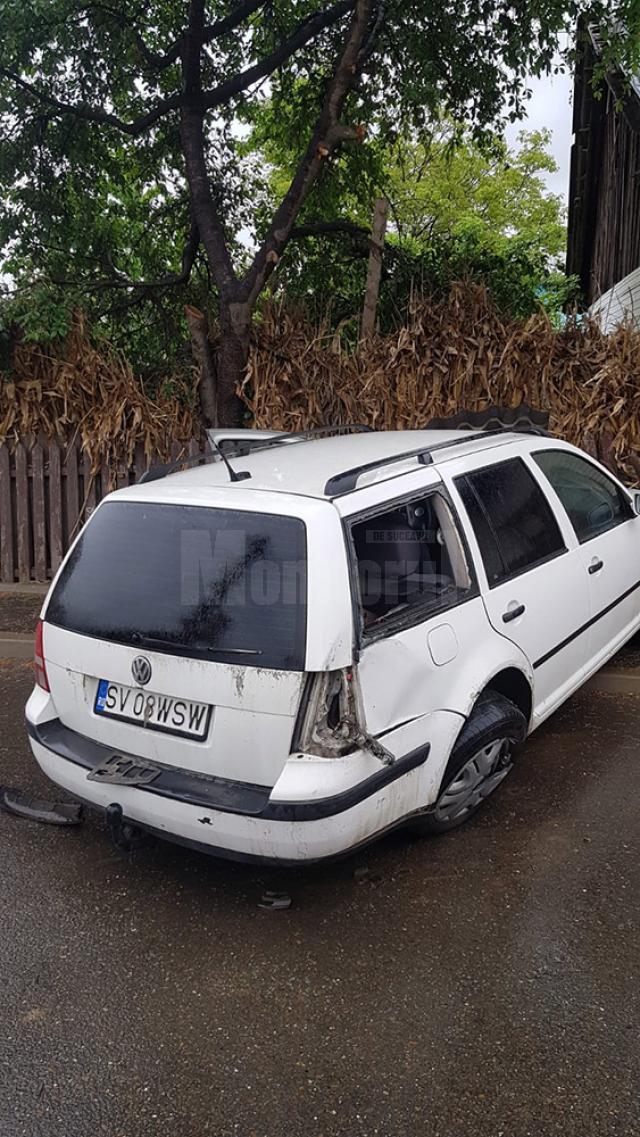 Accident în Ițcani, între un VW Polo și un VW Passat