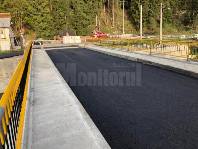 În Iacobeni s-a construit un pod nou peste râul Bistrița
