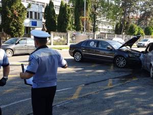 Accident în fața sediului Inspectoratului de Poliție Județean Suceava