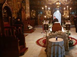 Sicriul cu trupul Părintelui Arhiepiscop Pimen a ajuns la Suceava și a poposit în Catedrala Arhiepiscopală