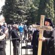 Slujba înmormântării Părintelui Arhiepiscop Pimen este oficiată acum, la Catedrala Arhiepiscopală din Suceava