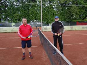 Ploaia a fost cea care a stopat pofta de tenis a veteranilor Mircea Crainiciuc si Liviu Oanea