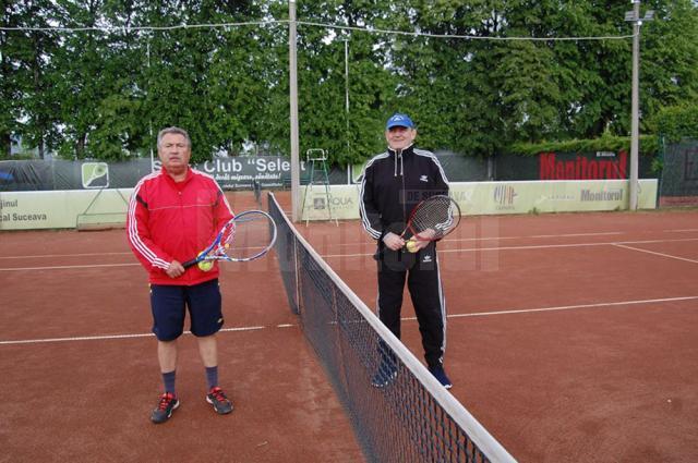 Ploaia a fost cea care a stopat pofta de tenis a veteranilor Mircea Crainiciuc si Liviu Oanea