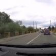 Un șofer a surprins două depășiri inconștiente în Suceava, la interval de 12 minute