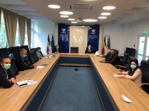 Imagini de la ședința în care primarul Ion Lungu și rectorul Valentin Popa și-au reiterat sprijinul pentru echipa de handbal