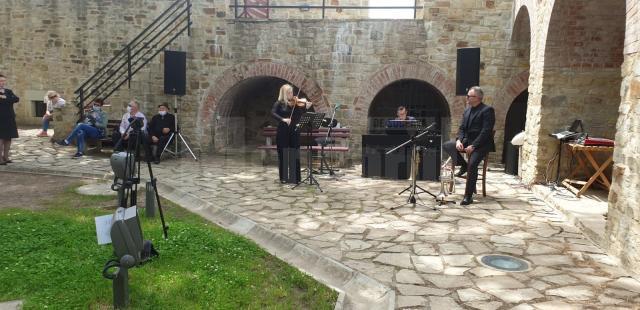 Balada lui Ciprian Porumbescu a incantat oaspetii in Cetatea Sucevei
