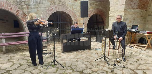 Muzică și trei hectare de natură pentru relaxare, la Cetatea Sucevei și Muzeul Satului Bucovinean