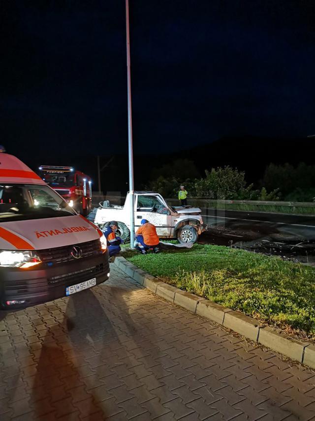 Echipajul ambulantei nu a mai putut constata decât decesul celui de la volan