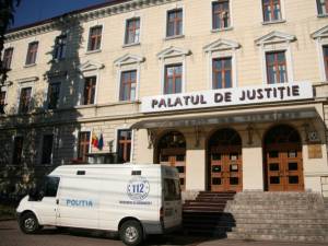 Cinci dintre cei nouă inculpați au fost puși în libertate de magistrații de la Tribunalul Suceava