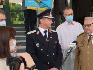 Reprezentanții Asociației Cultul Eroilor ”Regina Maria” și directorul spitalului, medic Anatolii Buzdugan