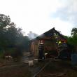 Interventie pompieri la o şură lovita de trăsnet, în satul Hreaţca