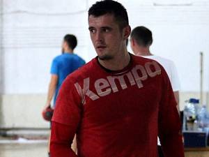 Viacheslav Sadovyi este cel de-al optulea jucător transferat de CSU Suceava în această vară. Foto sport.bacaul.ro