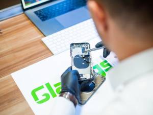 Glassgsm repară smartphone-uri și înlocuiește device-ul pe durata intervenției