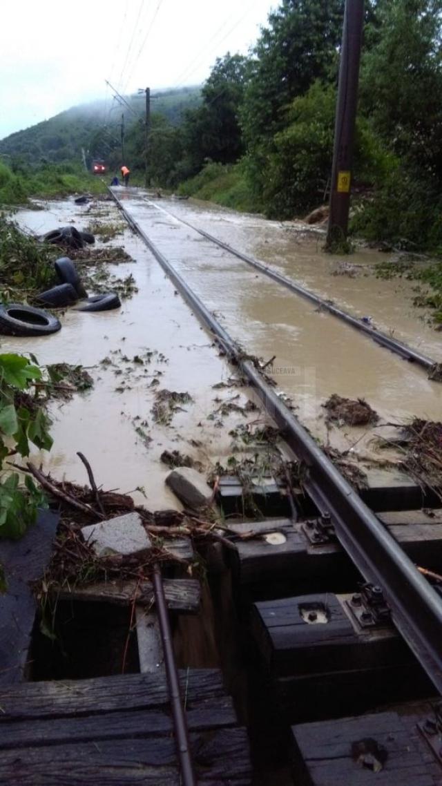 Calea ferată este inundată în zona Voroneț