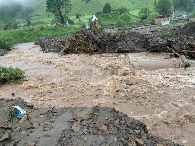 Pârâul Brodna a facut prăpăd la Brodina de Sus