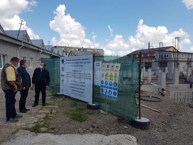 Proiectele de dezvoltare din Siret, inspectate de Gheorghe Flutur şi primarul Adrian Popoiu