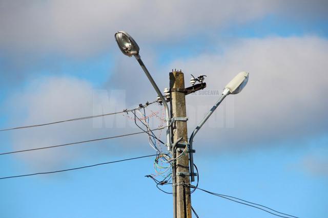 Un angajat de la cablu a murit electrocutat pe un stâlp