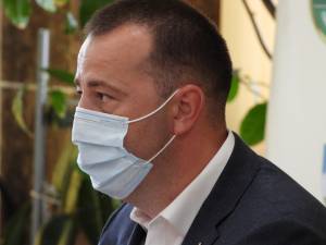 Viceprimarul Lucian Harșovschi a precizat că notele de constatare se pot achita și online, pe amenzi.primariasv.ro