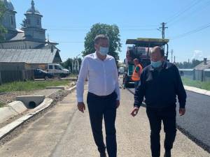 Gheorghe Flutur a inspectat lucrările la drumul Boroaia - Giulesti - limita cu județul Neamț